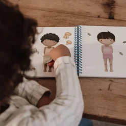 Aankleed- en stickerboek - Forest Friends