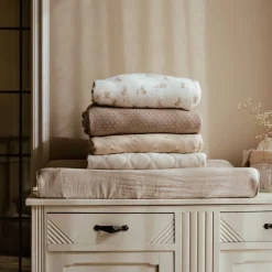 Gebreid ledikantdeken – Beige – Essentials